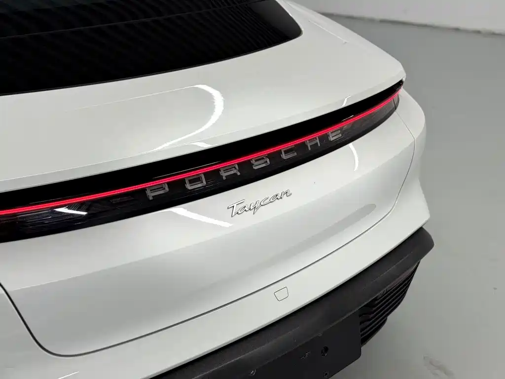 Porsche Taycan 2021 — фото 13