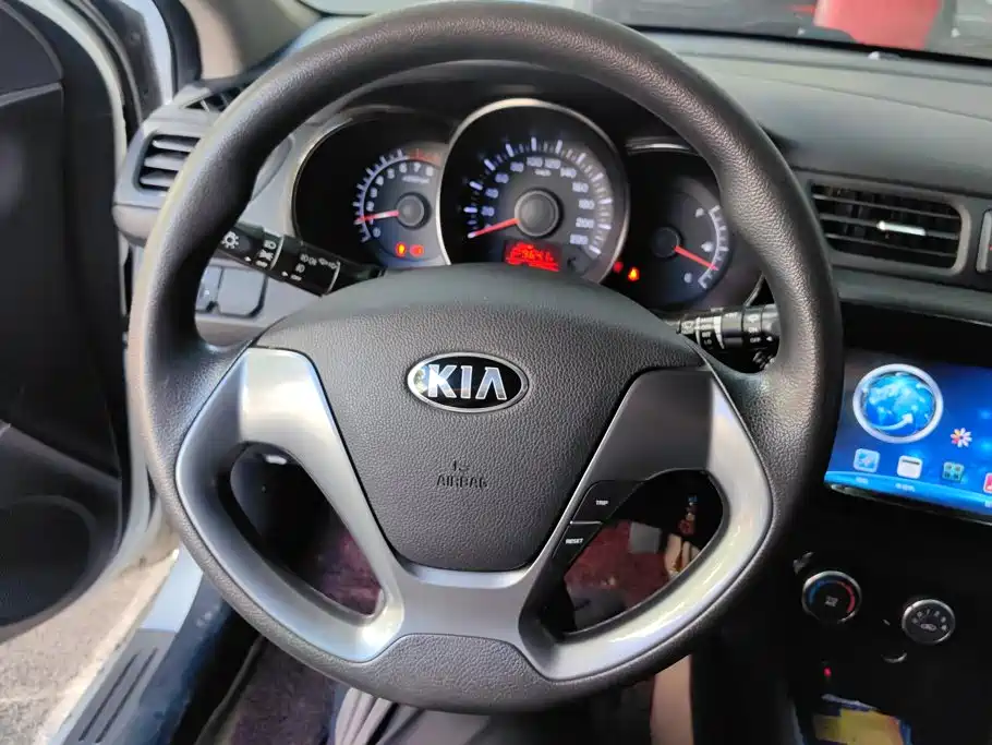 Kia K2 2016 — фото 15