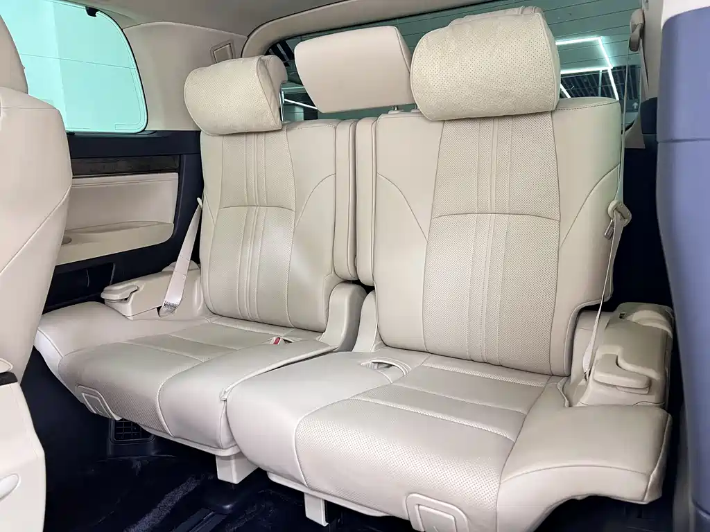 Toyota Alphard 2022 — фото 14