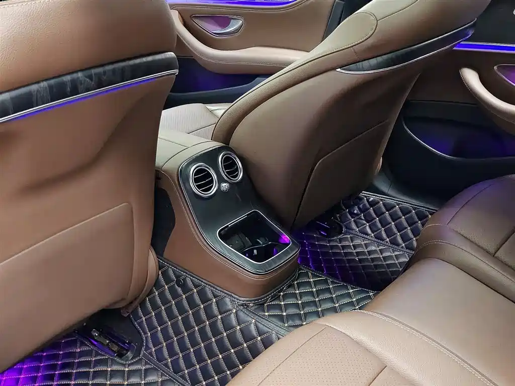 Mercedes-Benz E-Class 2023 — фото 9