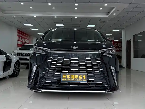 Lexus LM 2023