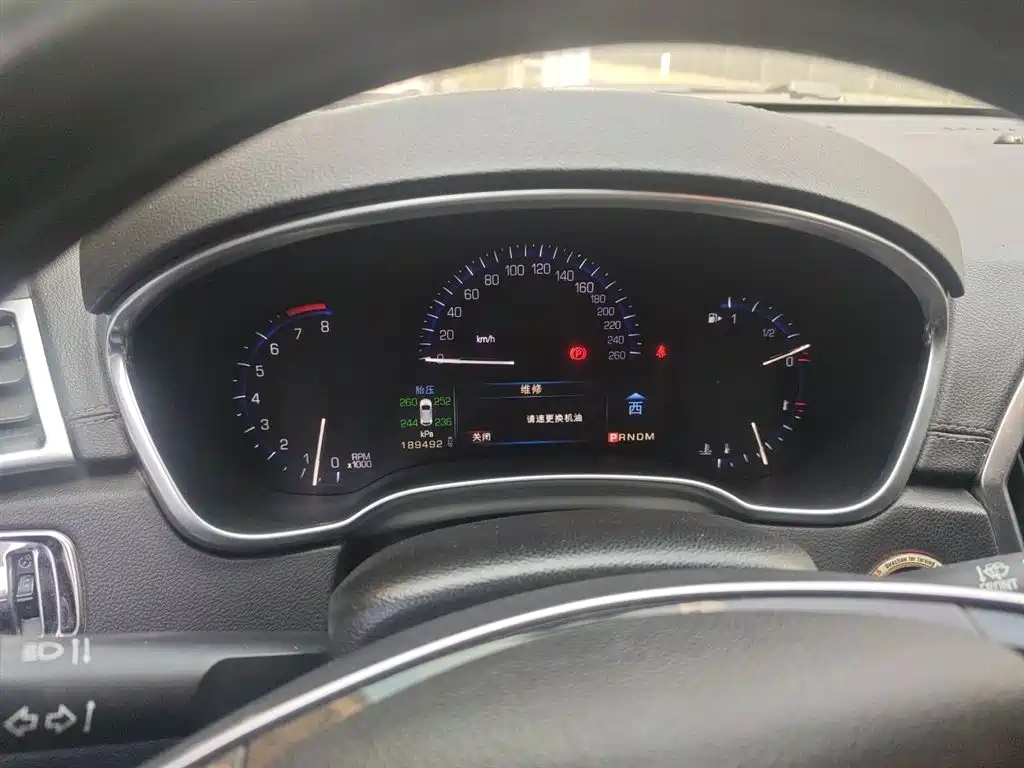 Cadillac SRX 2015 — фото 12