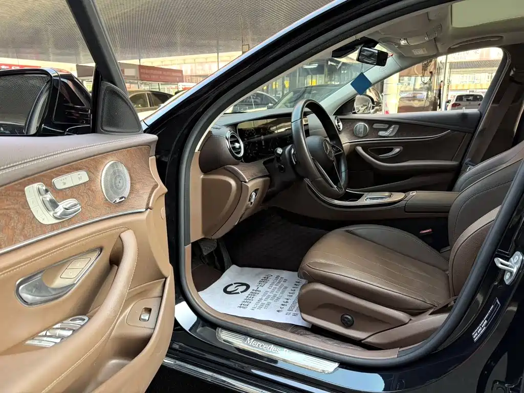 Mercedes-Benz E-Class 2023 — фото 4