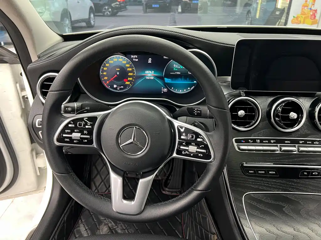 Mercedes-Benz C-Class 2019 — фото 13