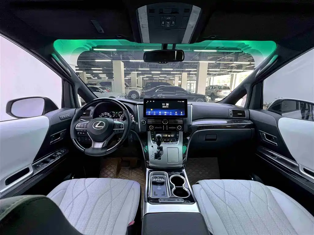 Toyota Alphard 2014 — фото 15