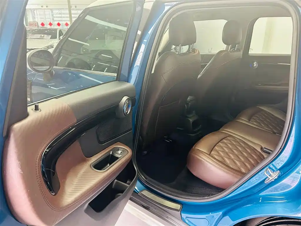 MINI Countryman 2019 — фото 16