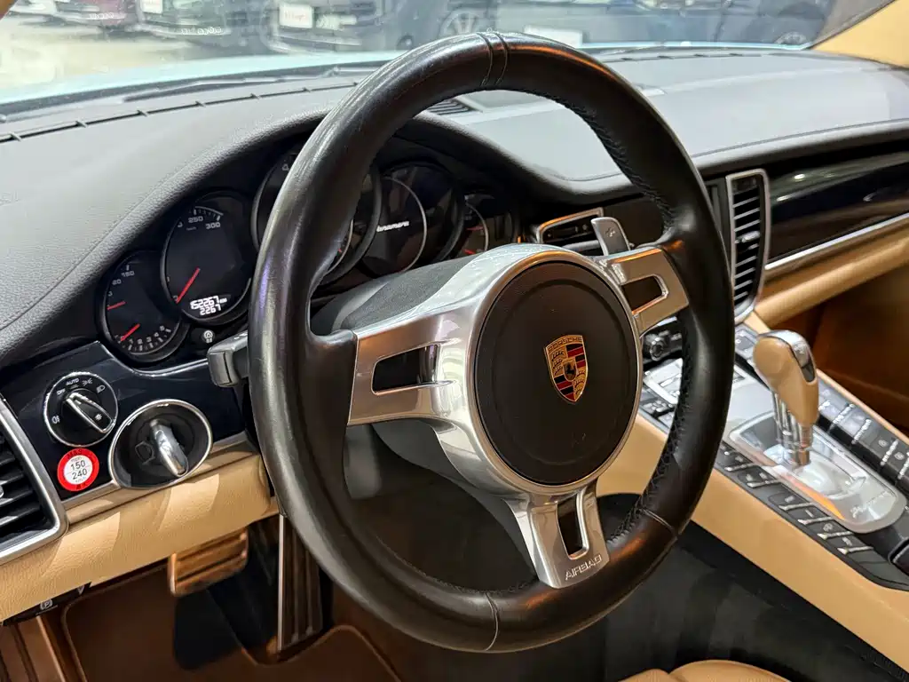 Porsche Panamera 2016 — фото 10