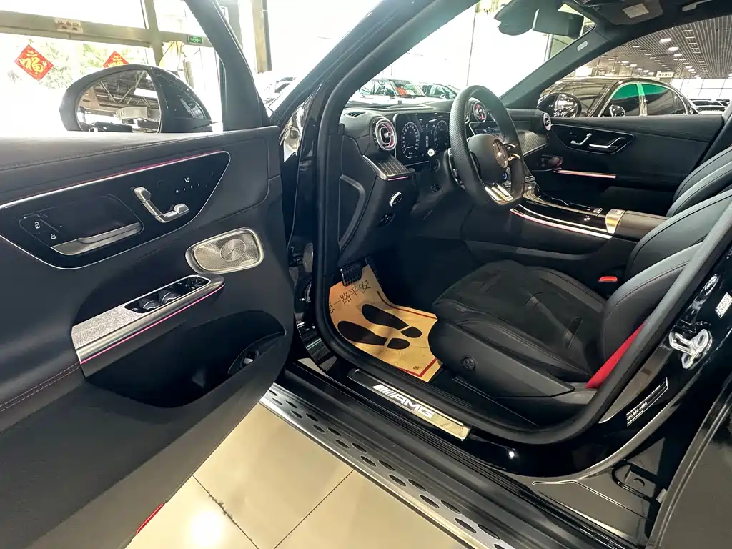 Mercedes-Benz GLC AMG 2025 — фото 8