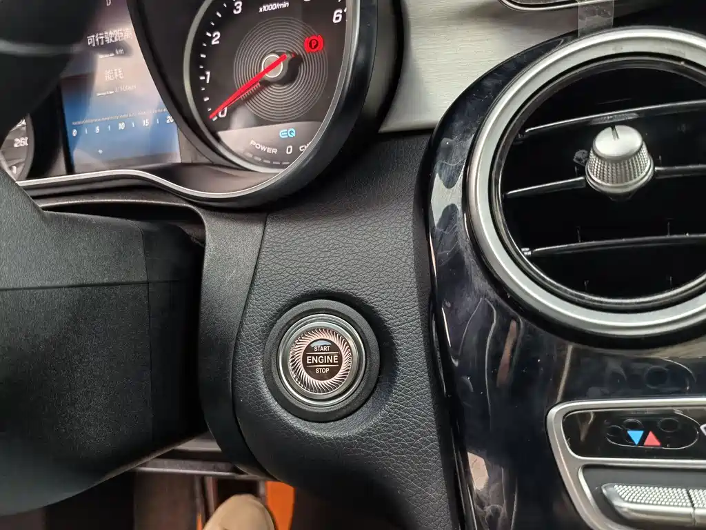 Mercedes-Benz C-Class 2019 — фото 18