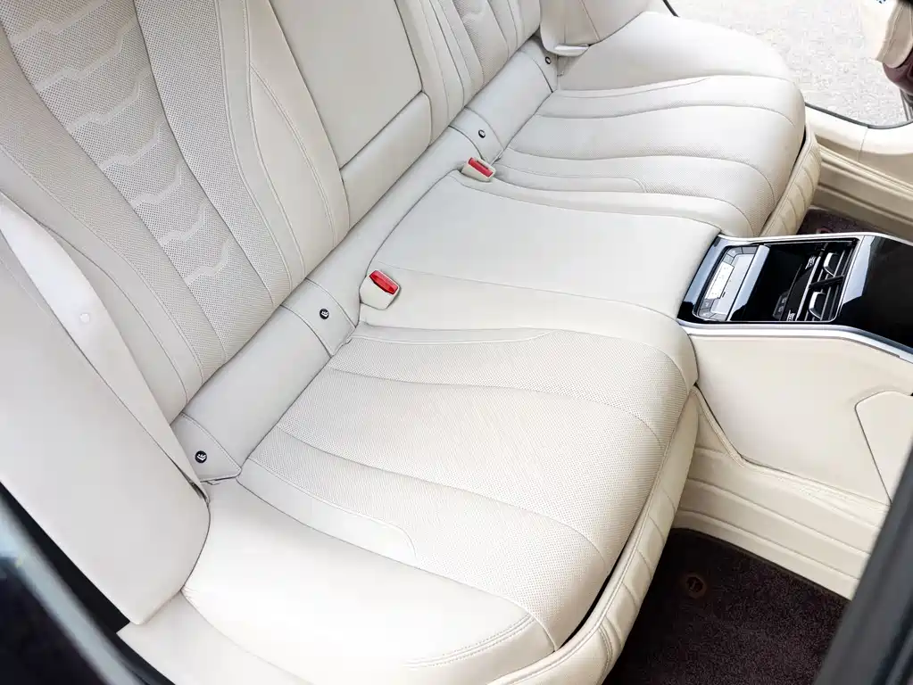 BMW 8 Series 2020 — фото 18
