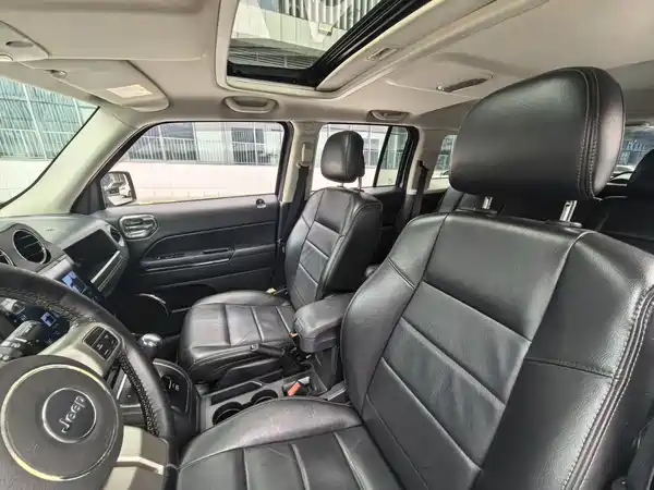Jeep Freelancer 2014