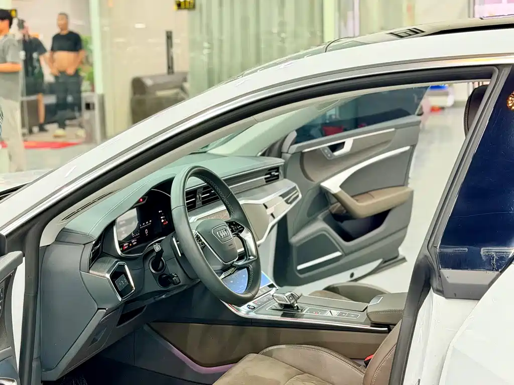Audi A7L 2023 — фото 9