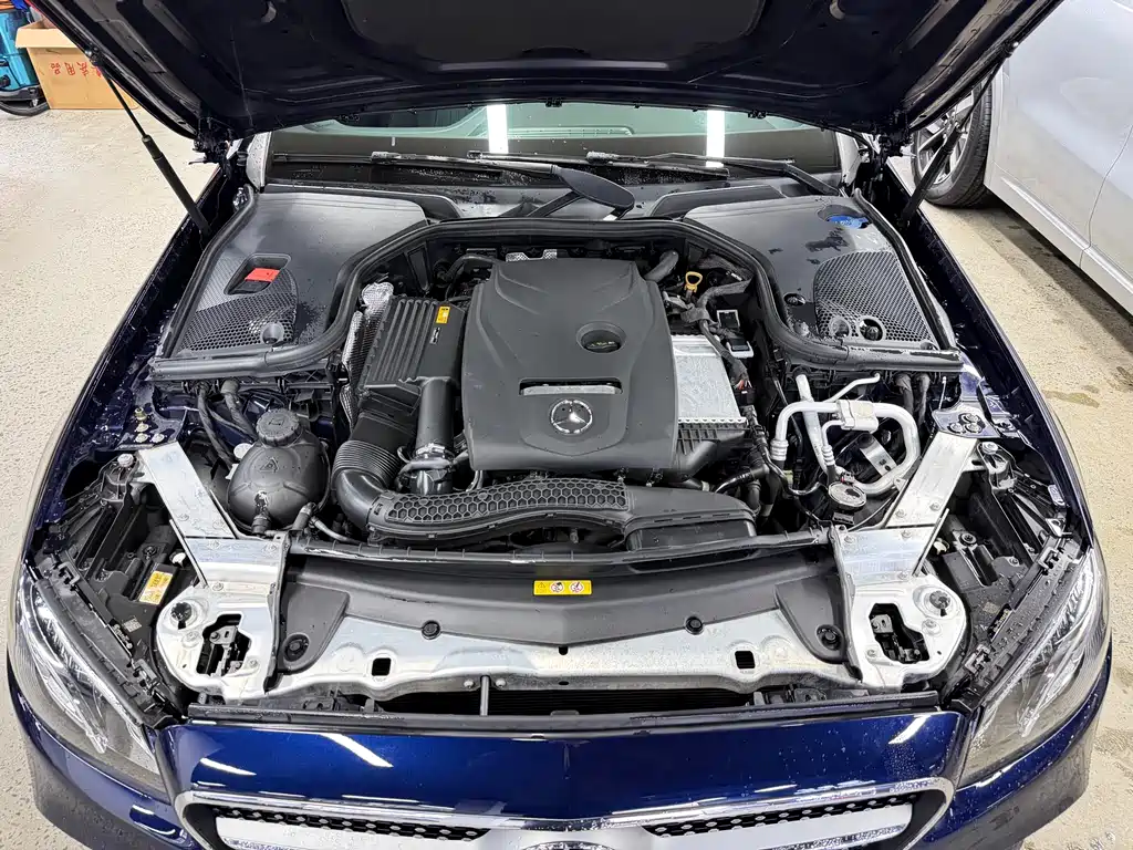 Mercedes-Benz E-Class 2019 — фото 21