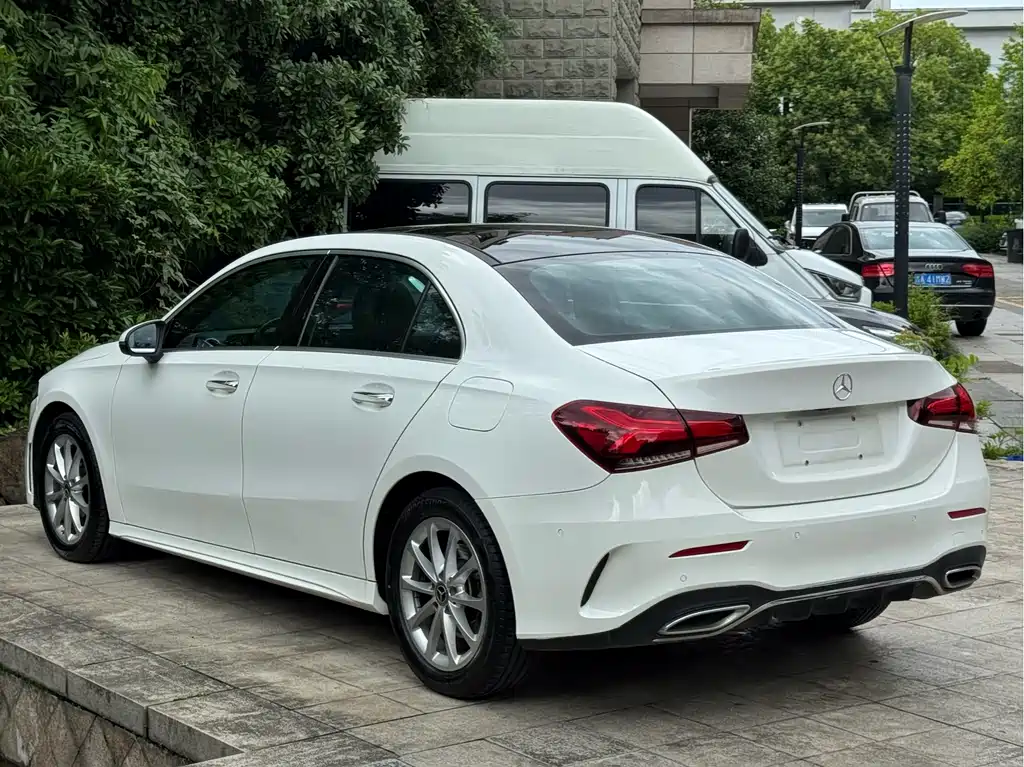 Mercedes-Benz A-Class 2022 — фото 7