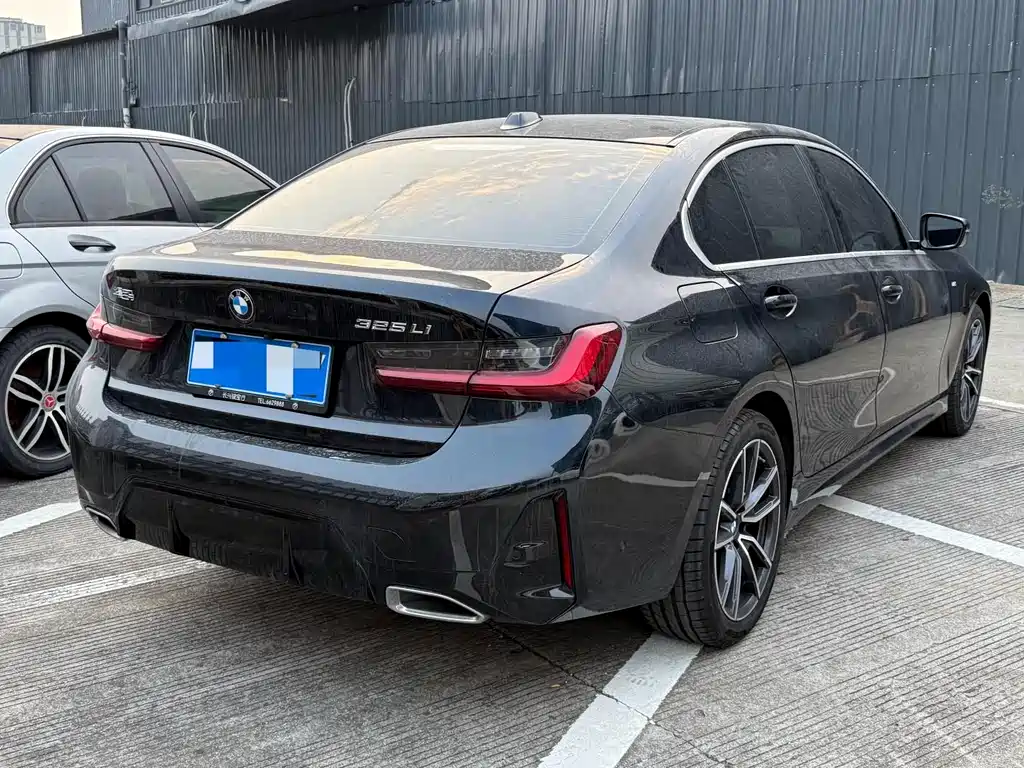 BMW 3 Series 2025 — фото 15