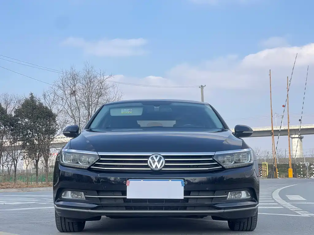 Volkswagen Magotan 2018 — фото 2