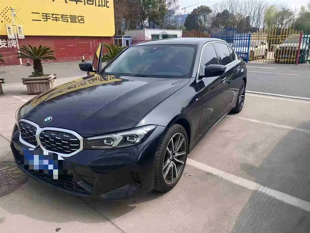 BMW 3 Series 2025 — фото 1