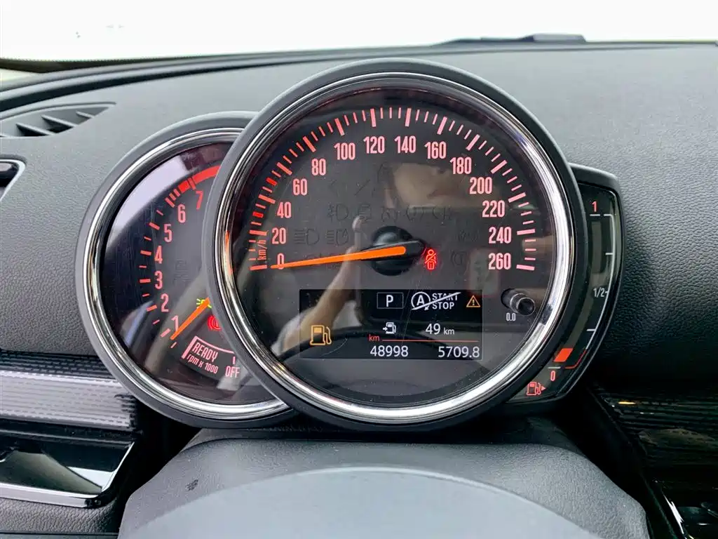 MINI Clubman 2018 — фото 16