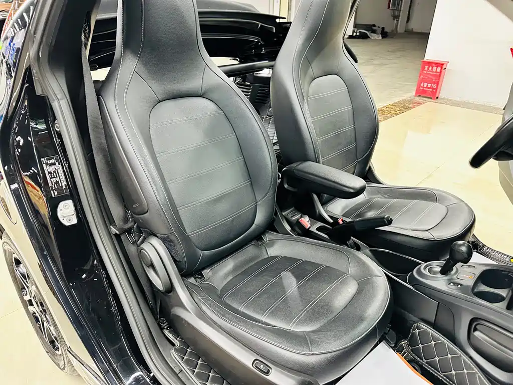smart Fortwo 2017 — фото 22
