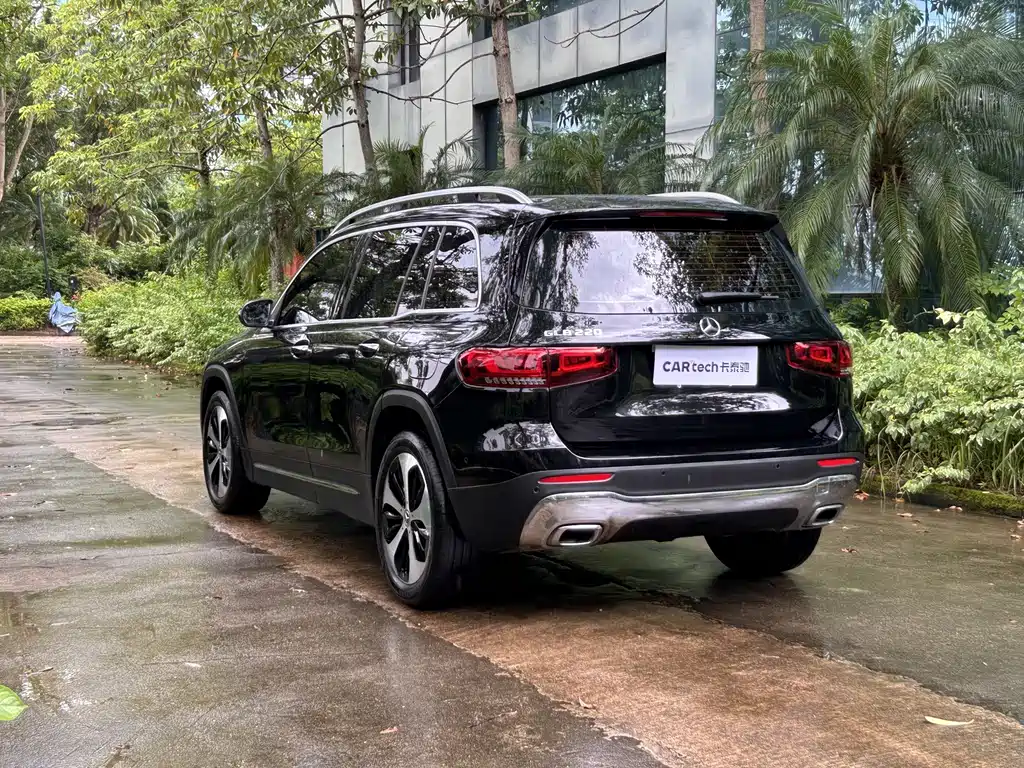 Mercedes-Benz GLB 2023