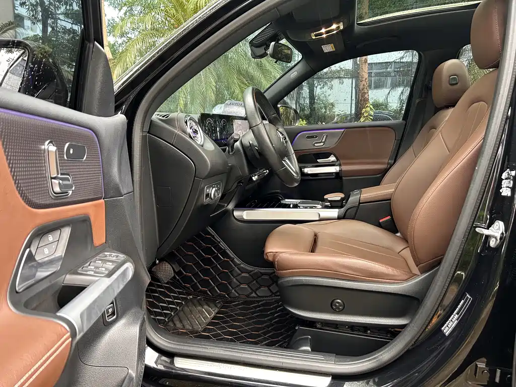 Mercedes-Benz GLB 2023