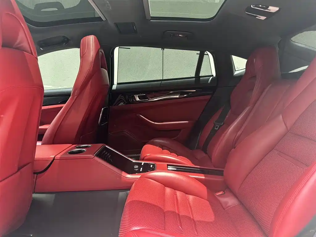 Porsche Panamera 2018 — фото 11