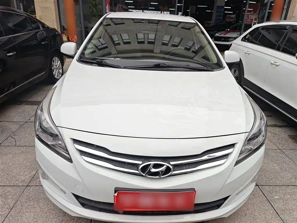Hyundai Verna 2015 — фото 3