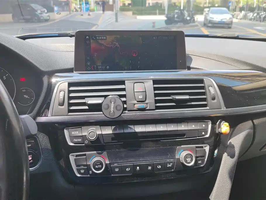 BMW 3 Series 2018 — фото 13
