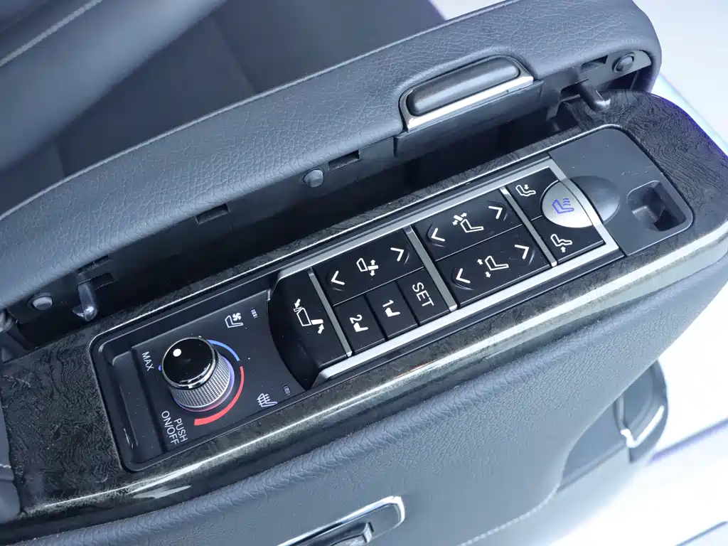 Mercedes-Benz Vito 2023 — фото 17