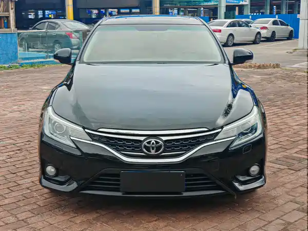 Toyota Reiz 2013