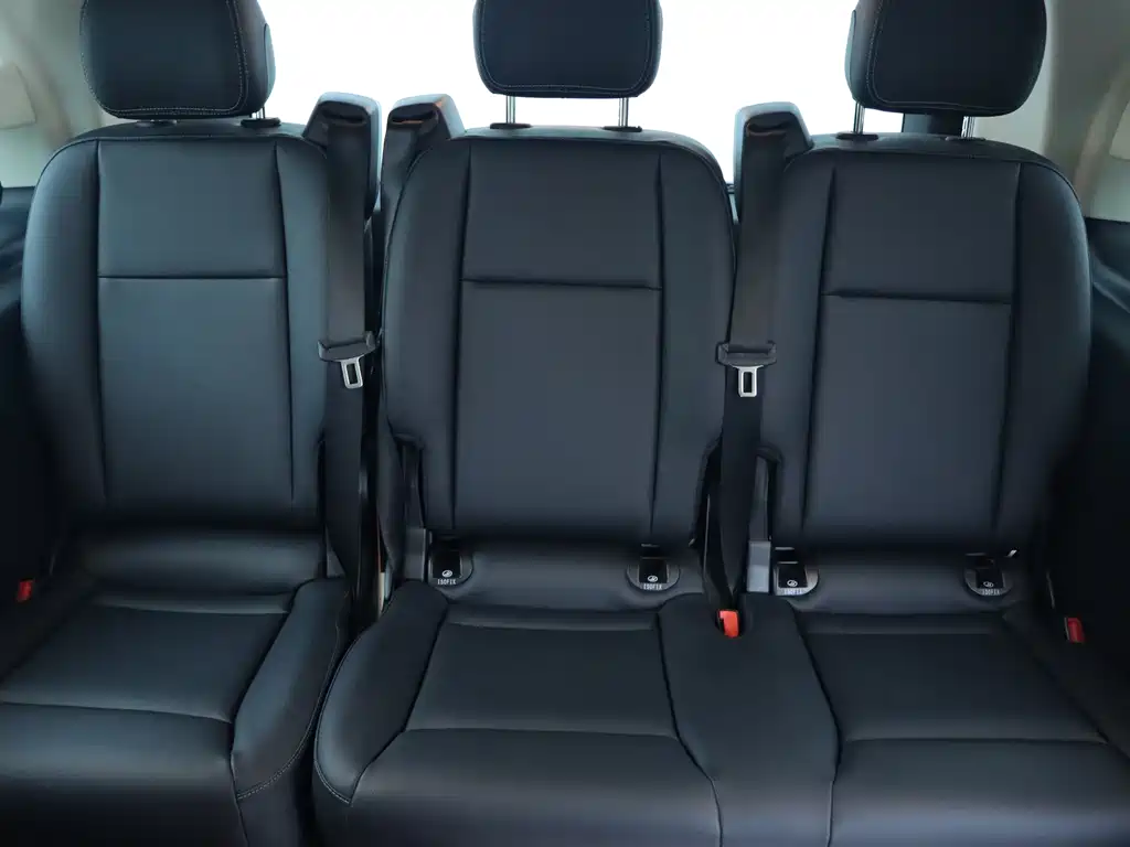 Mercedes-Benz Vito 2023 — фото 16