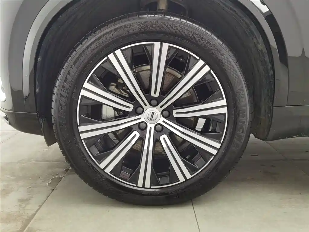 Volvo XC90 2023 — фото 17