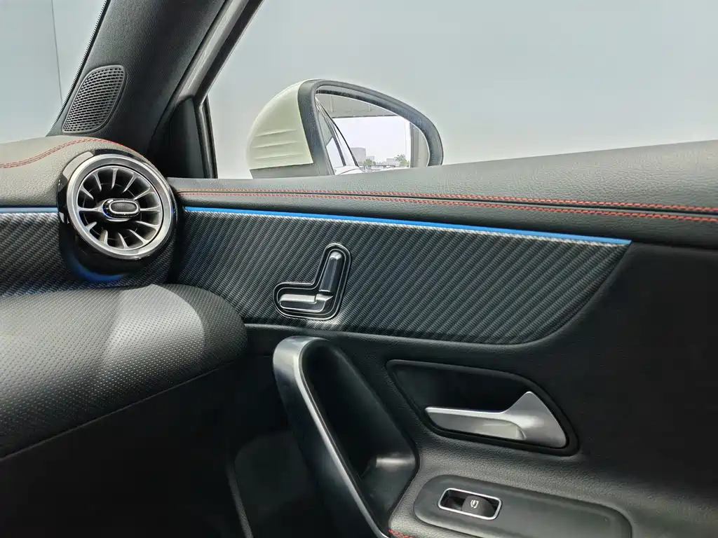 Mercedes-Benz A-Class 2023 — фото 17