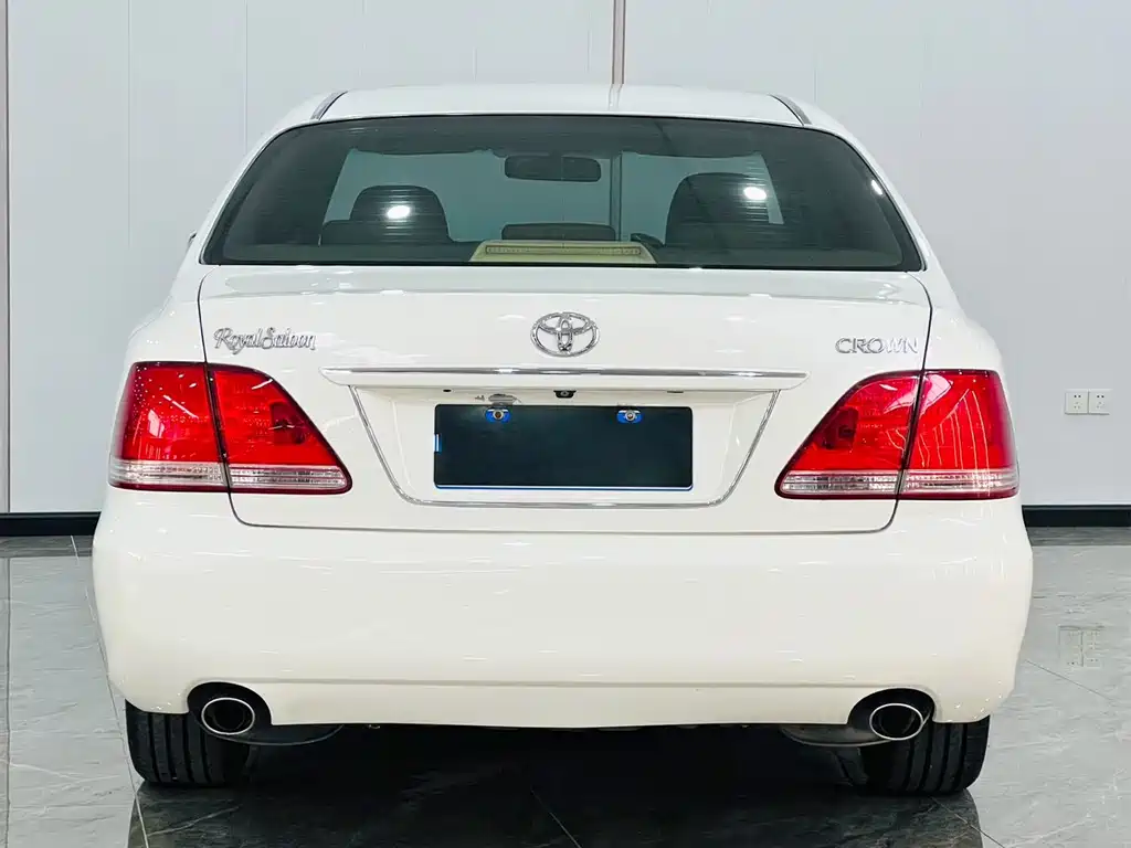 Toyota Crown 2005 — фото 6