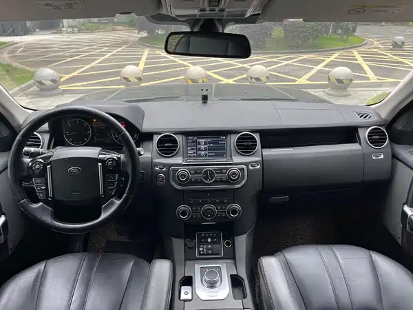 Land Rover Discovery 2015