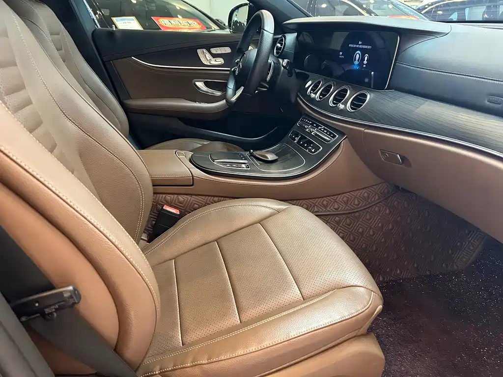Mercedes-Benz E-Class 2021 — фото 10