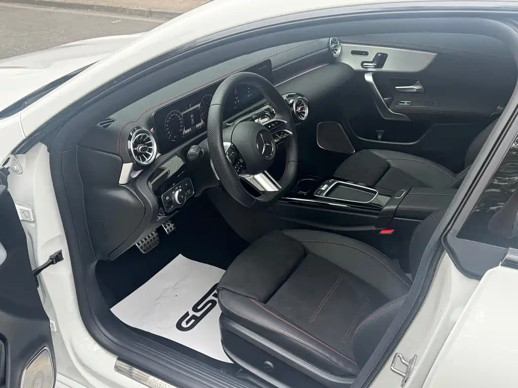 Mercedes-Benz CLA 2025 — фото 4