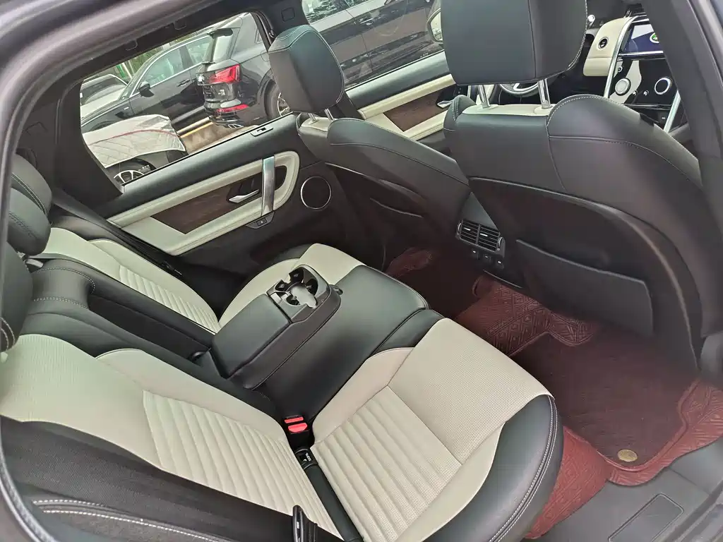 Land Rover Discovery Sport 2021 — фото 16