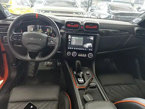 Lynk & Co 02 Hatchback 2021