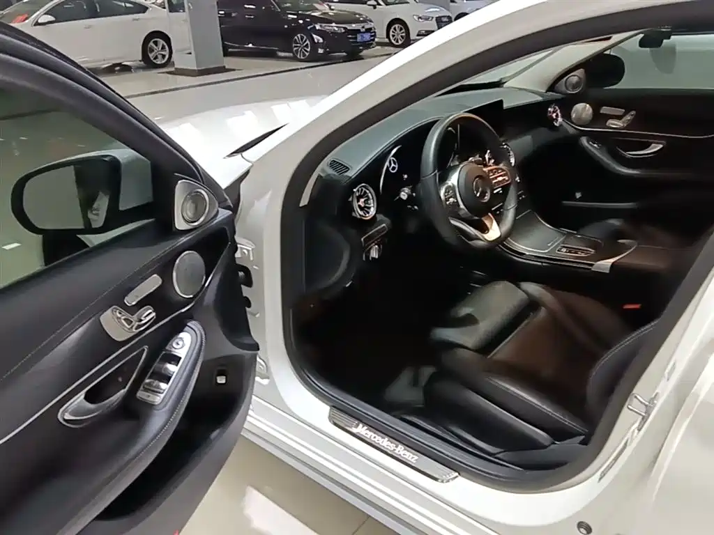 Mercedes-Benz C-Class 2020 — фото 16
