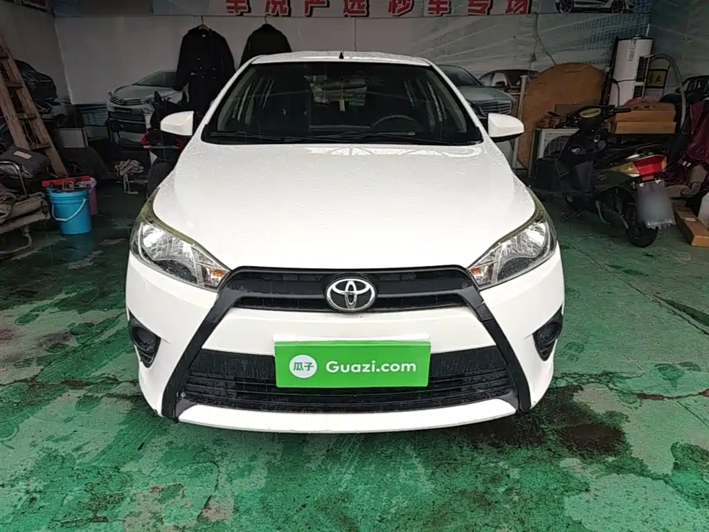 Toyota Yaris L 2015 — фото 3