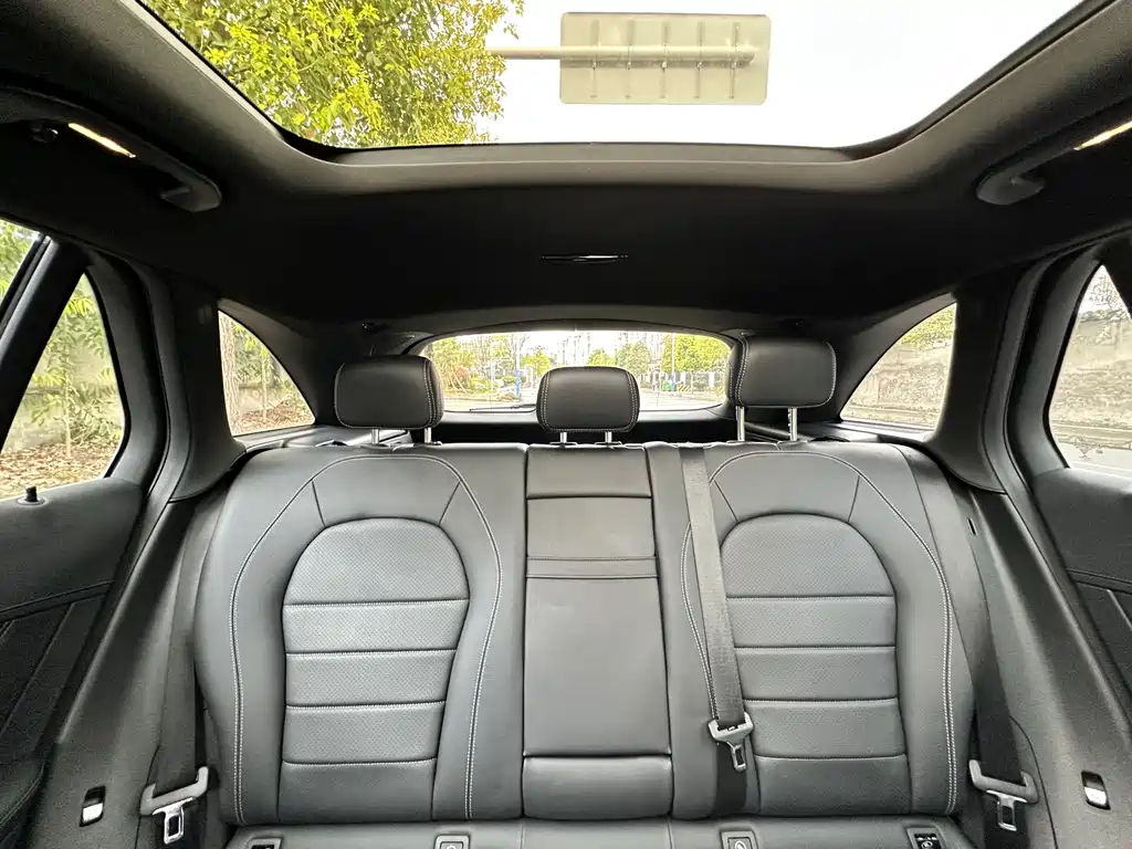 Mercedes-Benz GLC 2018 — фото 17