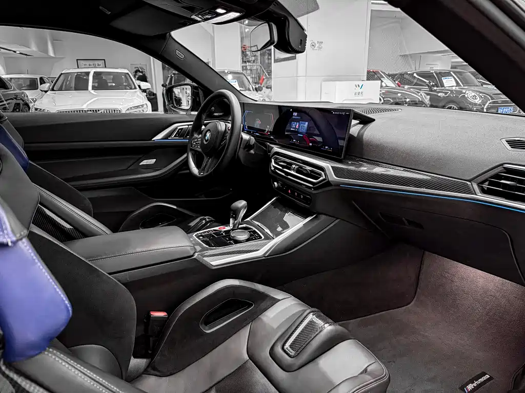 BMW M4 2024 — фото 16