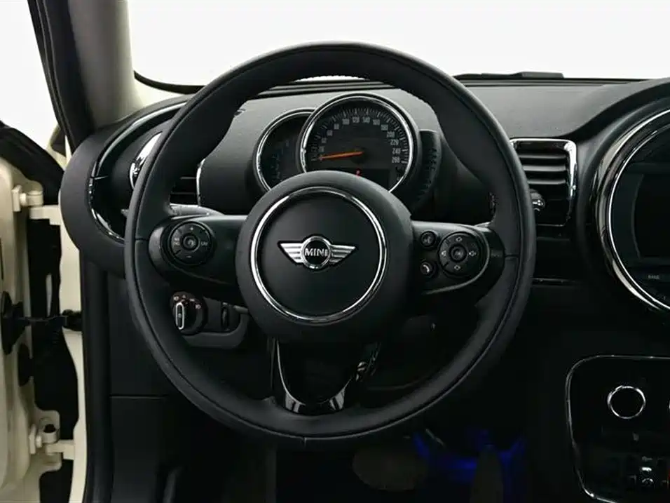MINI Clubman 2017 — фото 12