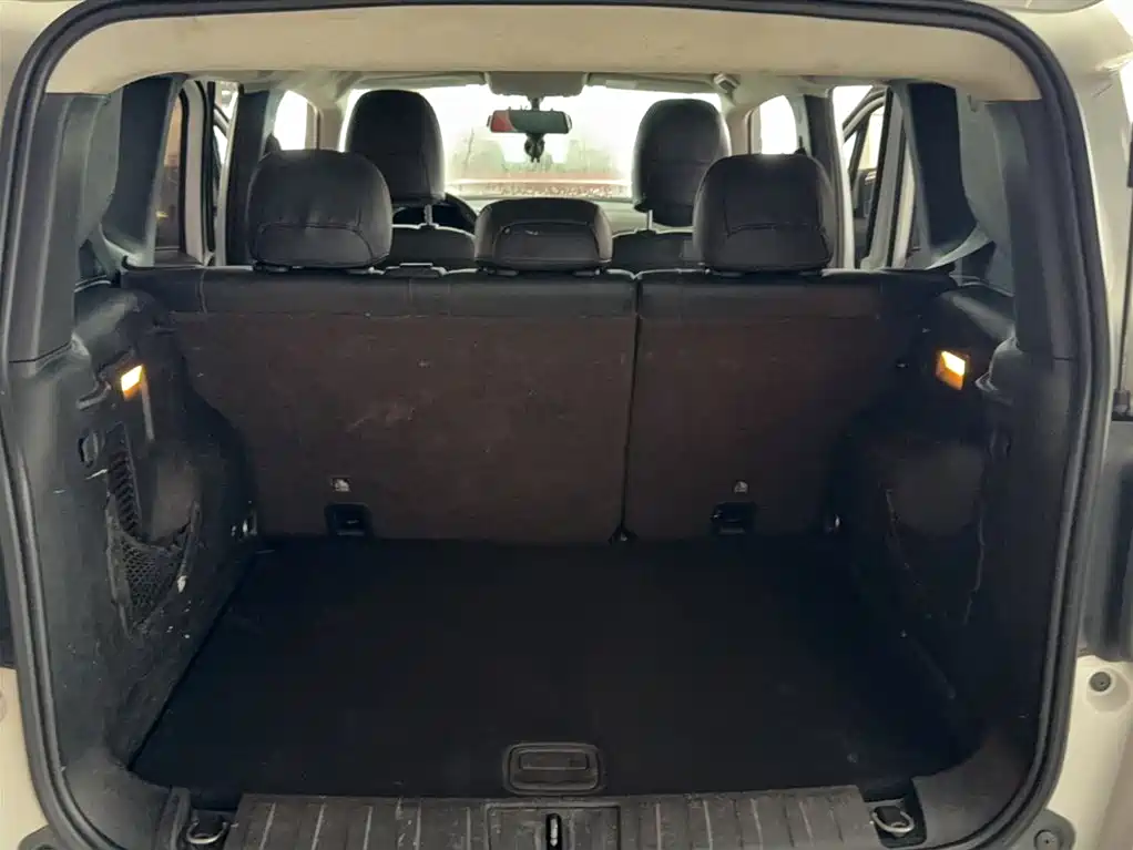 Jeep Renegade 2019 — фото 19