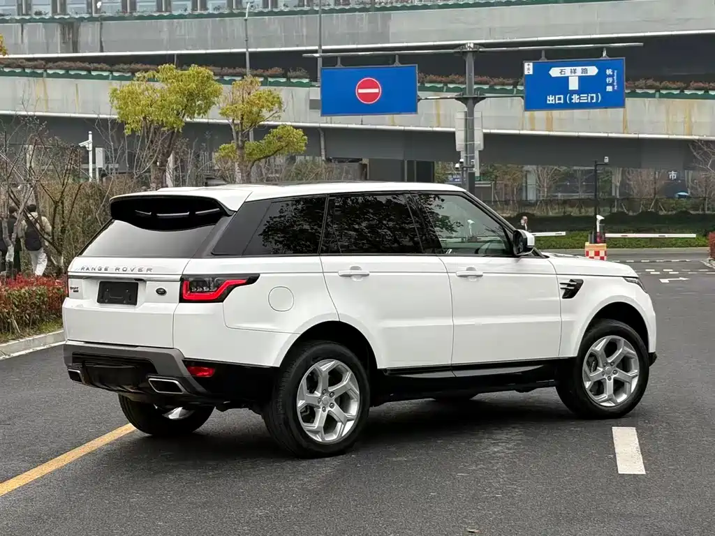 Land Rover Sport PHEV 2019 — фото 5