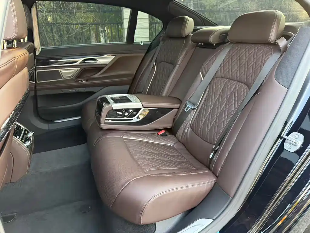 BMW 7 Series 2021 — фото 15