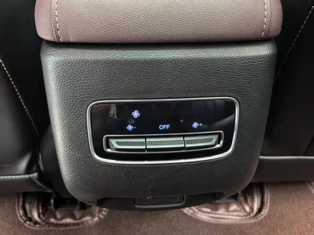 GAC Trumpchi M6 2022 — фото 13