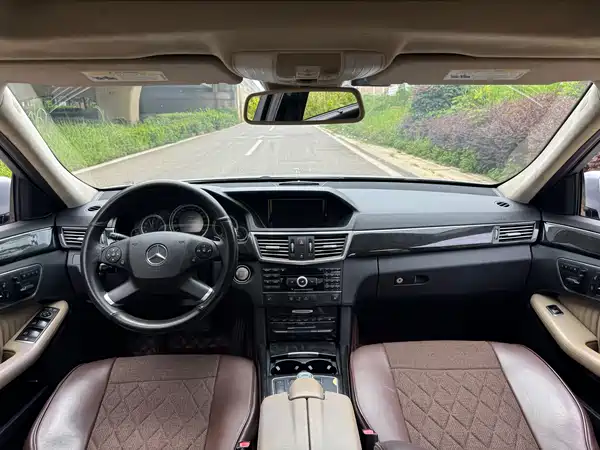 Mercedes-Benz E-Class 2010