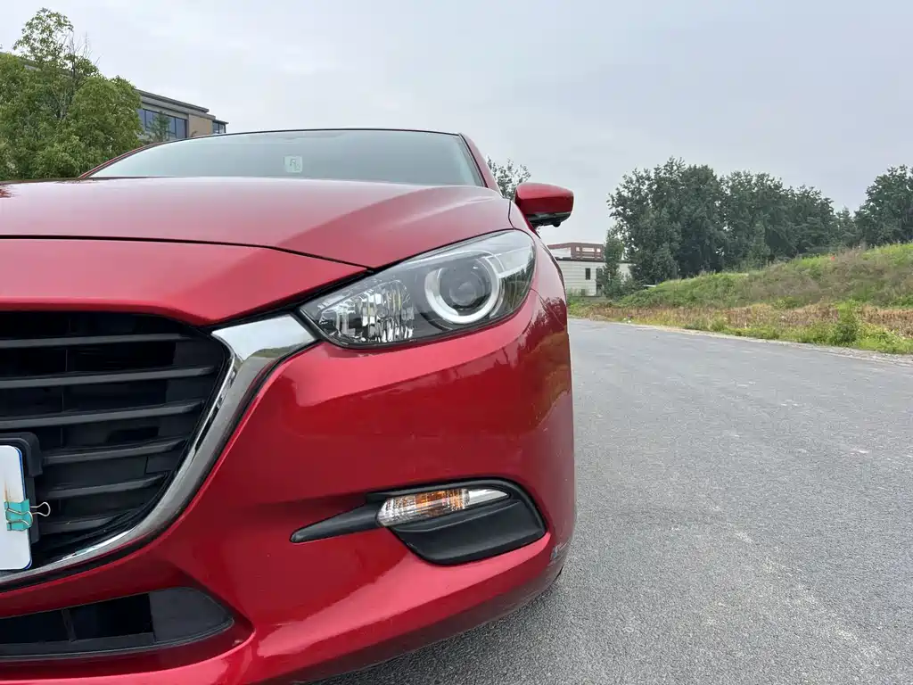 Mazda 3 Axela 2019 — фото 17